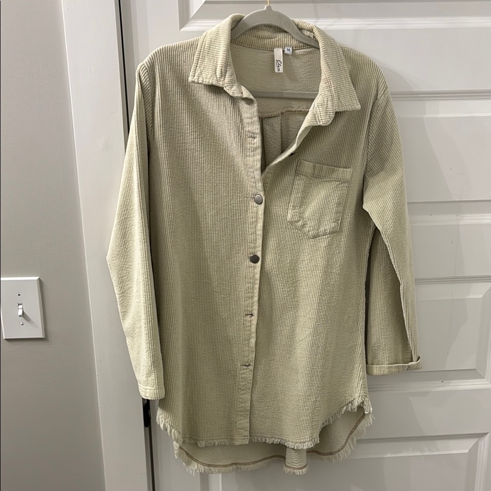 Women’s Beige light sage Button-Up Shirt/jacket